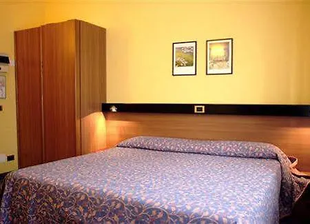 Carmen Otel 3*